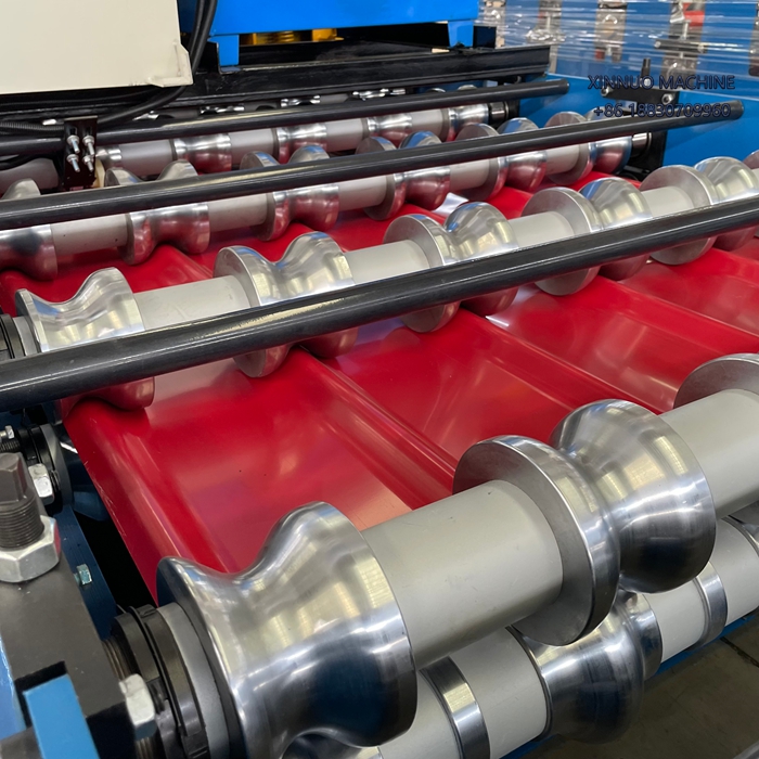 Equipo para fabricar tejas met&aacute;licas Galvateja con dise&ntilde;o atractivo y alta durabilidad.