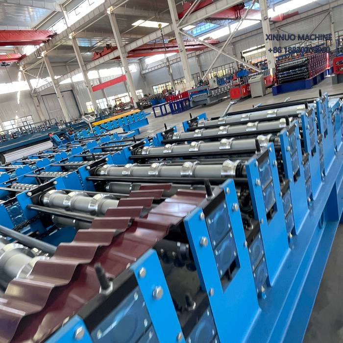 Perfiladora doble capa 2 en 1 para láminas trapezoidales y otros perfiles con cambio rápido y alta precisión.