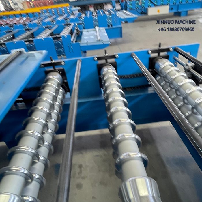 Perfiladora doble capa 2 en 1 para láminas trapezoidales y otros perfiles con cambio rápido y alta precisión.