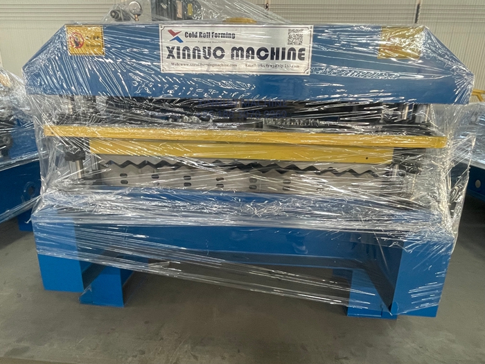 M&aacute;quina perfiladora O-100 precisa y eficiente para techos y paredes.