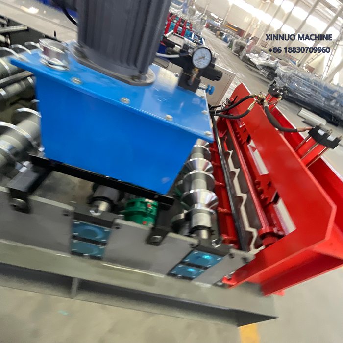 M&aacute;quina autom&aacute;tica para producir l&aacute;minas trapezoidales 1000 mm, eficiente, duradera y f&aacute;cil de operar.