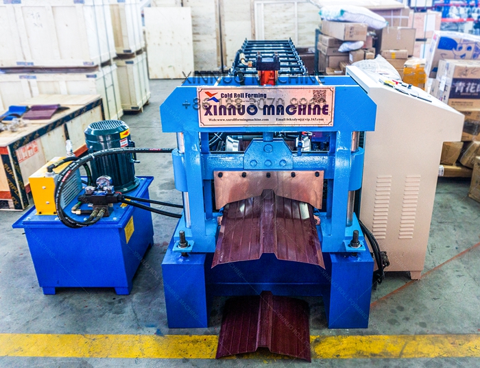 Produce cumbreras met&aacute;licas de acero, aluminio o chapa pintada, ajustable y f&aacute;cil de operar