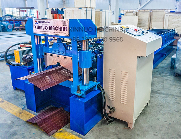 Produce cumbreras met&aacute;licas de acero, aluminio o chapa pintada, ajustable y f&aacute;cil de operar