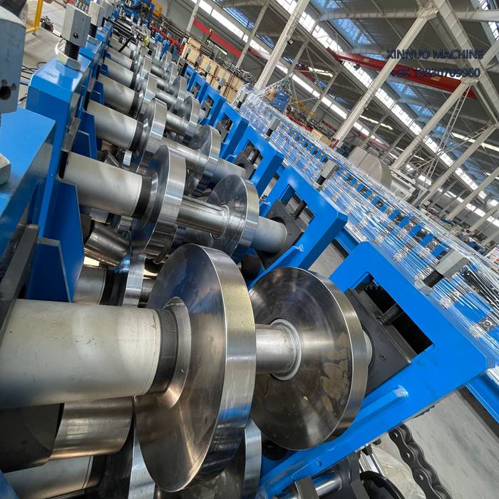 Produce correas C, U y Z de acero con alta precisi&oacute;n y eficiencia para edificios y almacenes