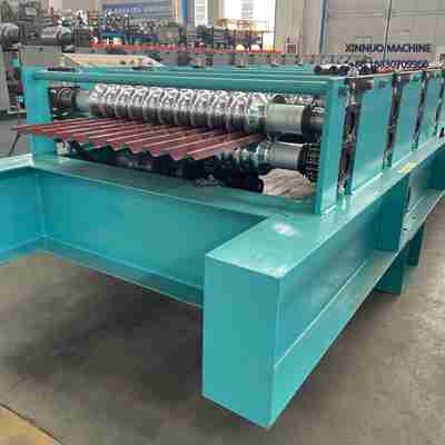 High-speed corrugated roof sheet machine with hydraulic cutting and PLC automation for precision