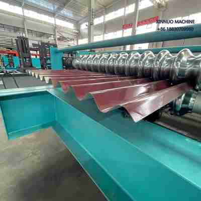 High-speed corrugated roof sheet machine with hydraulic cutting and PLC automation for precision