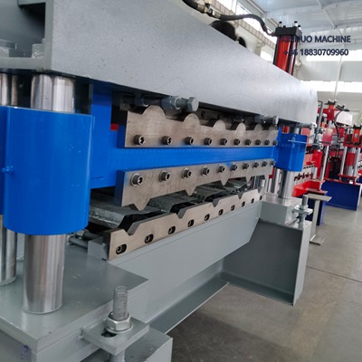 Equipo perfilador de doble capa para producir teja catalana metálica y lámina troquelada decorativa