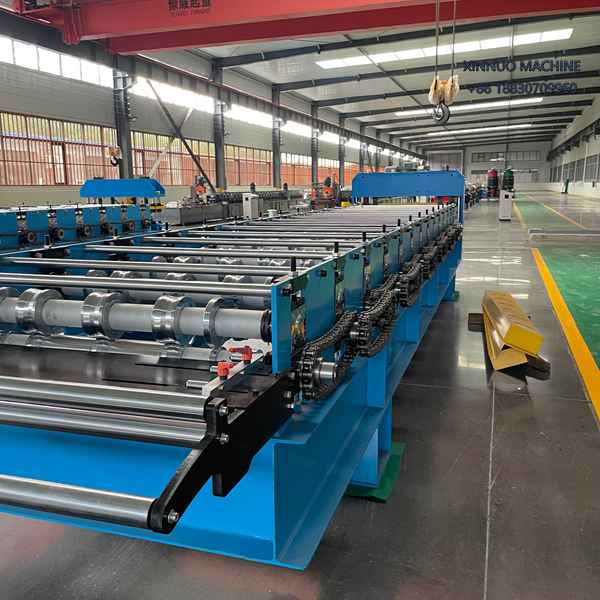 Equipo autom&aacute;tico para fabricar l&aacute;minas TR5 con corte hidr&aacute;ulico y perfilado preciso