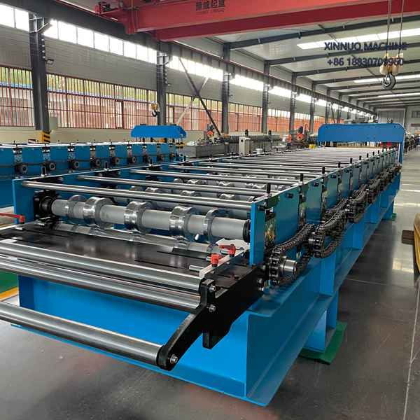 Equipo autom&aacute;tico para fabricar l&aacute;minas TR4 de Aluzinc con corte hidr&aacute;ulico y perfilado preciso