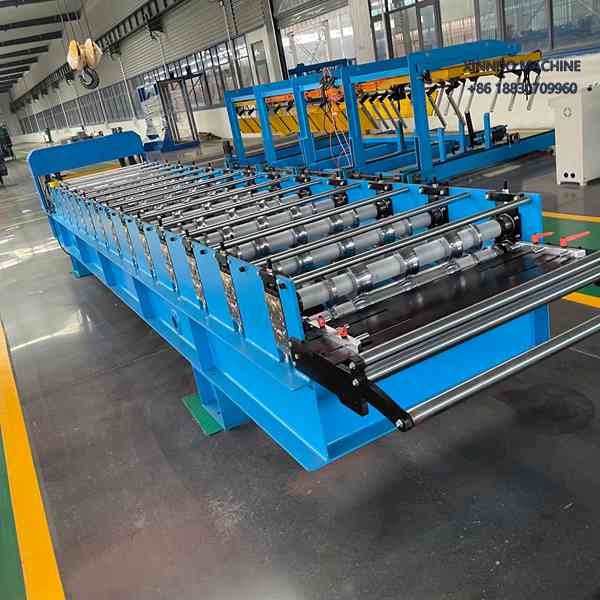 Equipo autom&aacute;tico para fabricar l&aacute;minas TR5 con corte hidr&aacute;ulico y perfilado preciso