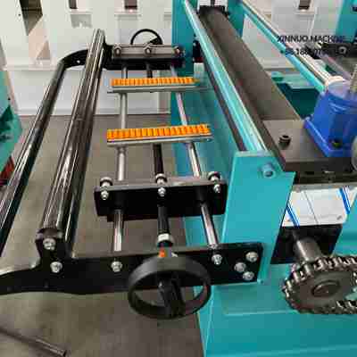 Equipo autom&aacute;tico para producir calaminas de acero galvanizado, aluzinc o prepintado con alta precisi&oacute;n