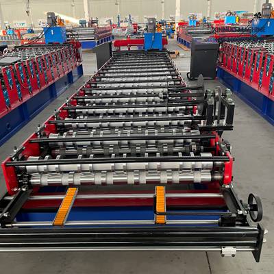 Equipo autom&aacute;tico para fabricar l&aacute;minas ColorAl&uacute;m-E25 con corte hidr&aacute;ulico y acabado duradero