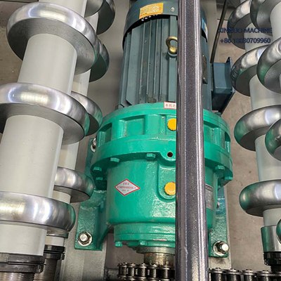 Equipamento autom&aacute;tico com corte hidr&aacute;ulico e perfil uniforme, ideal para telhas onduladas