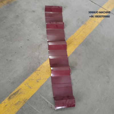 Equipamento autom&aacute;tico para fabricar telhas TR40/980 com corte hidr&aacute;ulico e perfil uniforme