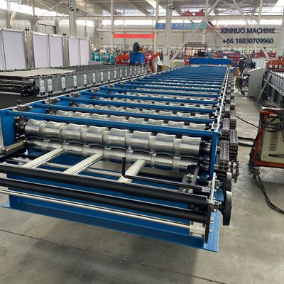 Equipamento automático para fabricar telhas TR25/1020 com corte hidráulico e perfil uniforme