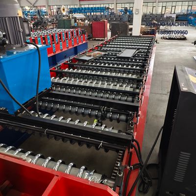 Roll former for corrugated sheets, efficient and easy to operate, ideal for Latin American markets.