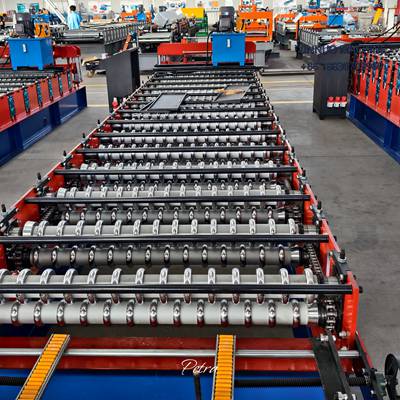 Roll former for corrugated sheets, efficient and easy to operate, ideal for Latin American markets.