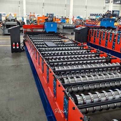 Roll former for corrugated sheets, efficient and easy to operate, ideal for Latin American markets.