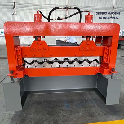 Machine for corrugated roof sheets, durable and easy to use, ideal for Latin American markets.