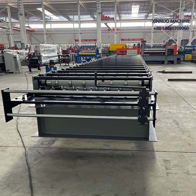 Machine for corrugated roof sheets, durable and easy to use, ideal for Latin American markets.