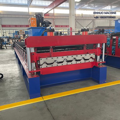 TP40 machine for metal roof sheets, efficient and easy to operate, perfect for Brazilian projects.