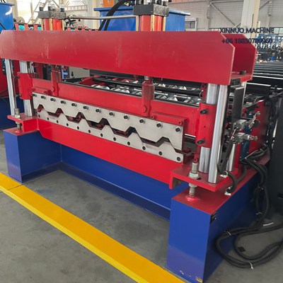 TP40 machine for metal roof sheets, efficient and easy to operate, perfect for Brazilian projects.