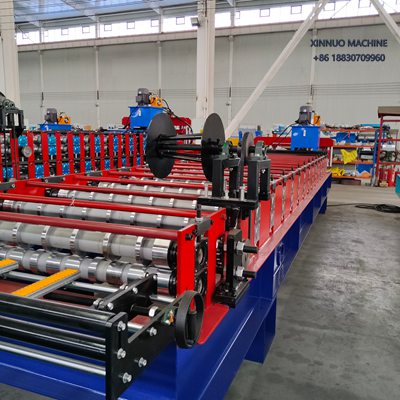 Machine for trapezoidal roof sheets, efficient, easy to operate, ideal for Latin American markets.