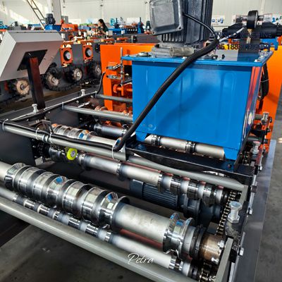 Acanaladora TR5 para zinc y acero, eficiente y fácil de usar, ideal para techos en Latinoamérica.