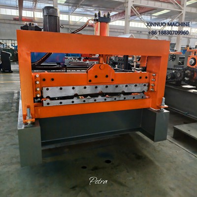 Acanaladora TR5 para zinc y acero, eficiente y fácil de usar, ideal para techos en Latinoamérica.