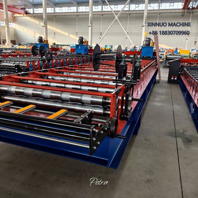 Máquina para fabricar tejas metálicas, eficiente, fácil de usar y adaptada al mercado latinoamericano.