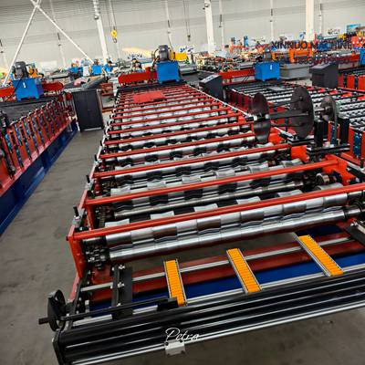 M&aacute;quina perfiladeira Colonial produz telhas elegantes e resistentes, ideais para casas e pousadas no Brasil.