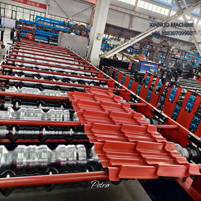 M&aacute;quina perfiladeira Colonial produz telhas elegantes e resistentes, ideais para casas e pousadas no Brasil.