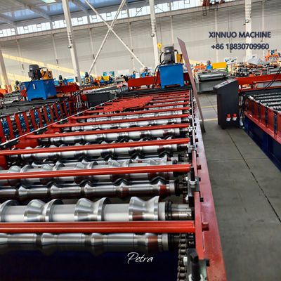 M&aacute;quina perfiladeira Colonial produz telhas elegantes e resistentes, ideais para casas e pousadas no Brasil.