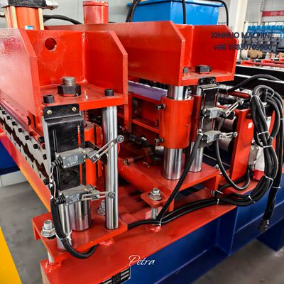 M&aacute;quina perfiladeira Colonial produz telhas elegantes e resistentes, ideais para casas e pousadas no Brasil.