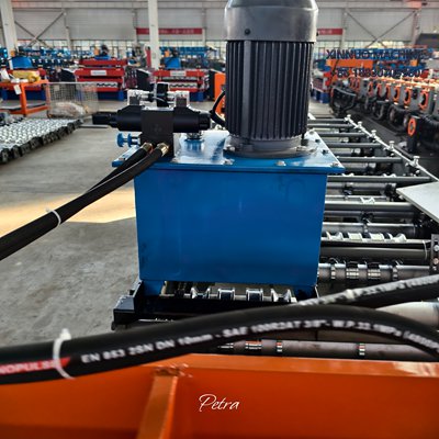 Perfiladeira de telha trapezoidal TP-22, estrutura durável, fácil operação e suporte completo no Brasil.