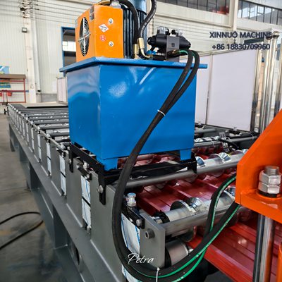 M&aacute;quina perfiladeira TP-25, produz telhas trapezoidais resistentes com corte preciso e opera&ccedil;&atilde;o f&aacute;cil.