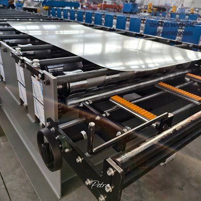 M&aacute;quina perfiladeira TP-25, produz telhas trapezoidais resistentes com corte preciso e opera&ccedil;&atilde;o f&aacute;cil.