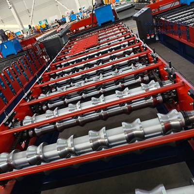 Glazed roof tile roll forming machine with chain drive and rewinder, customized for Brazil market.