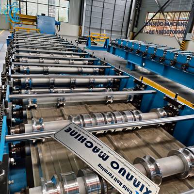 Equipo robusto para fabricar l&aacute;mina TR4 Calaminon con alta precisi&oacute;n y rendimiento continuo