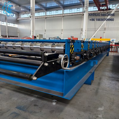 La R-72 produce paneles met&aacute;licos R-72 con alta precisi&oacute;n, corte limpio y operaci&oacute;n estable y eficiente.