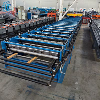 Perfiladeira TP 25/1020 produz telhas met&aacute;licas de alta qualidade, r&aacute;pida e f&aacute;cil de operar.