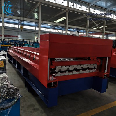 Tr6 roll former with servo cutting, chain drive, NR-12 protection, and flexible decoiler options.