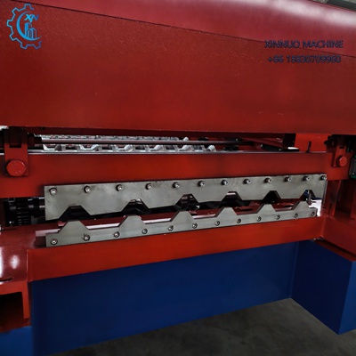 Tr6 roll former with servo cutting, chain drive, NR-12 protection, and flexible decoiler options.