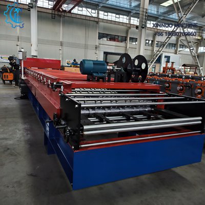 Tr6 roll former with servo cutting, chain drive, NR-12 protection, and flexible decoiler options.