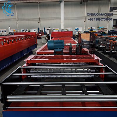 Tr6 roll former with servo cutting, chain drive, NR-12 protection, and flexible decoiler options.