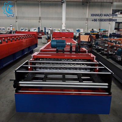 Roladora de l&aacute;mina R-72 con corte servo, transmisi&oacute;n por cadena y protecci&oacute;n seg&uacute;n NR-12.