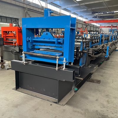 Equipo automático y ajustable para fabricar perfiles C en varios tamaños (75–300 mm) con alta precisión.