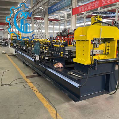 Formadora C75-150 para producir perfiles C de 75&ndash;150 mm con perfilado autom&aacute;tico y corte hidr&aacute;ulico.