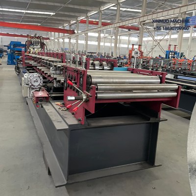 M&aacute;quina formadora CZ Purlin con cambio r&aacute;pido C/Z, corte hidr&aacute;ulico y control PLC inteligente.