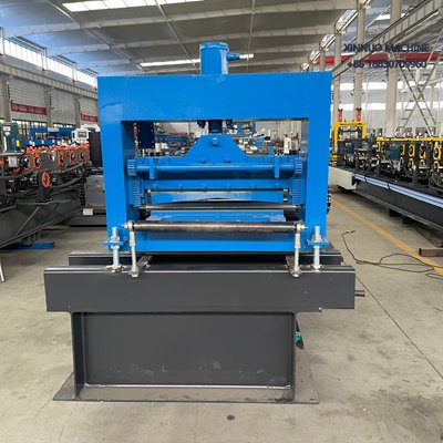 Perfiladeira automática C/Z com troca rápida, alta precisão, corte ajustável e produção contínua.